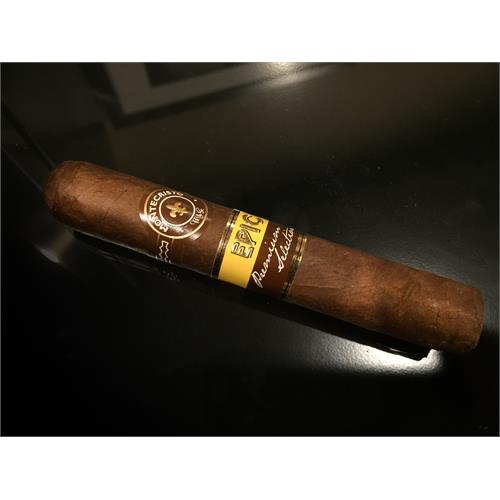Montecristo Epic Robusto 5  * 52