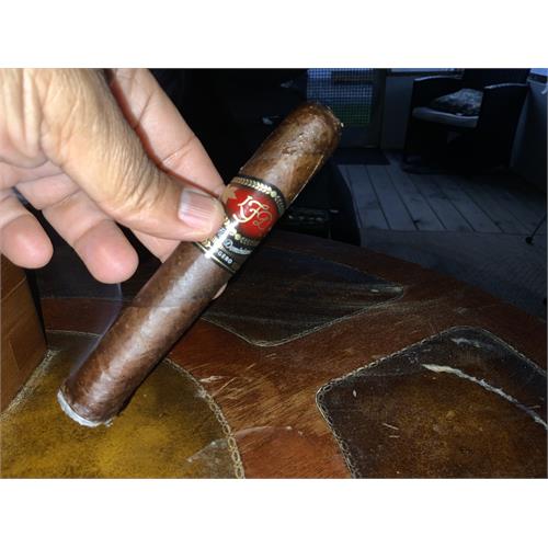 La Flor Dominicana Ligero Cabinet Oscuro L-400 5 3/4 * 54