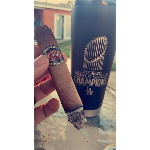 La Flor Dominicana Double Press 6  * 52