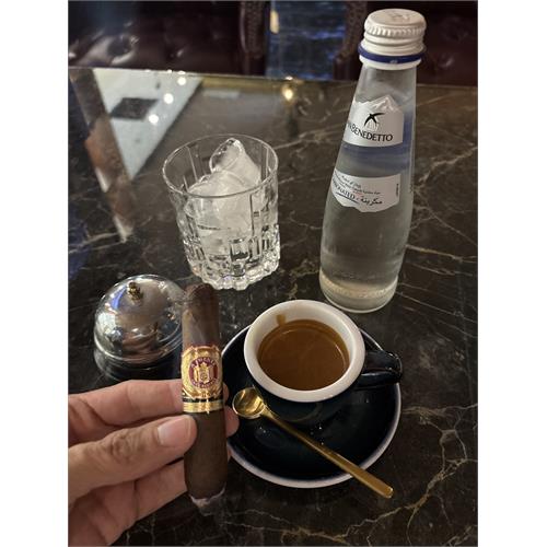 Arturo Fuente Hemingway Best Seller Maduro 4 1/2 * 55