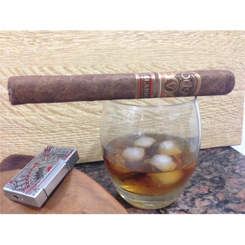 Oliva Serie V Melanio Churchill 7  * 50