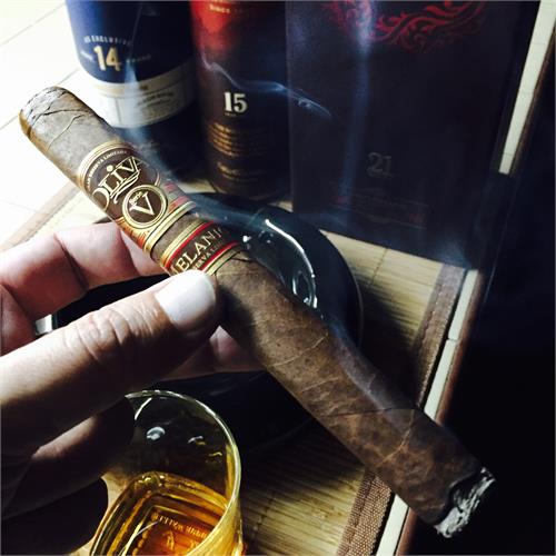 Oliva Serie V Melanio Churchill 7  * 50