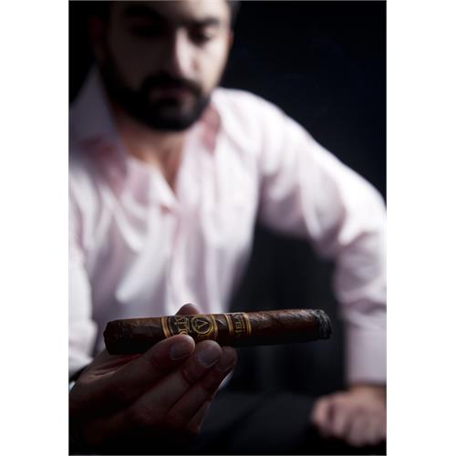 Oliva Serie V Melanio Churchill 7  * 50