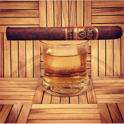 Oliva Serie V Melanio Churchill 7  * 50