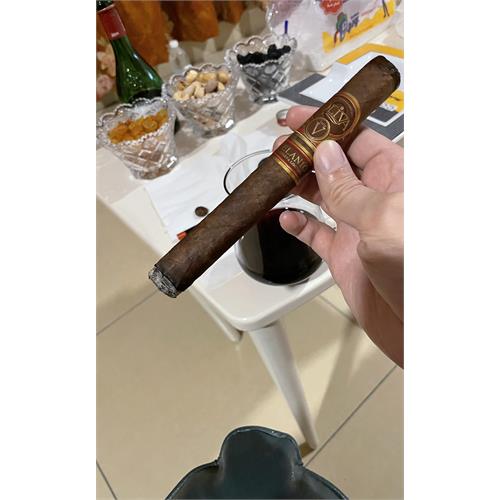 Oliva Serie V Melanio Churchill 7  * 50
