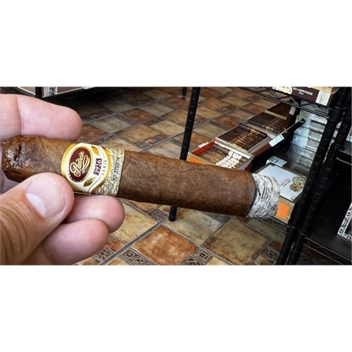 Oliva Serie V Melanio No. 4 4 1/2 * 46