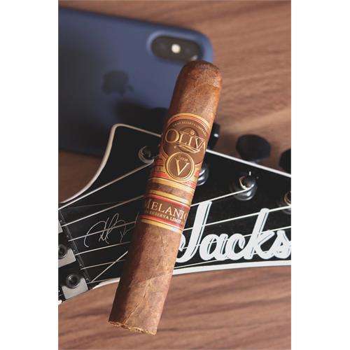Oliva Serie V Melanio Robusto 5  * 52