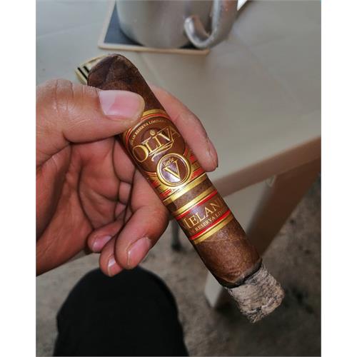 Oliva Serie V Melanio Robusto 5  * 52