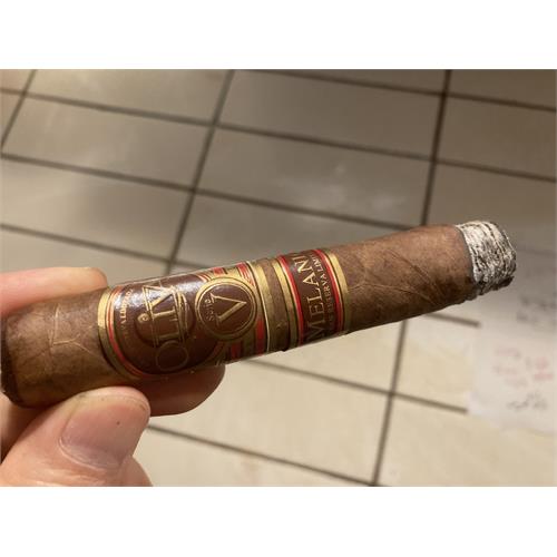 Oliva Serie V Melanio Robusto 5  * 52