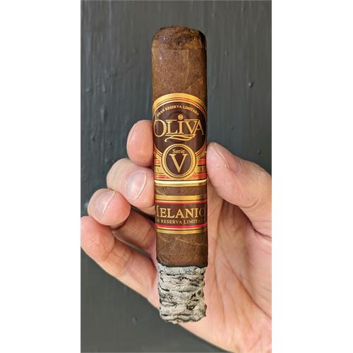Oliva Serie V Melanio Robusto 5  * 52