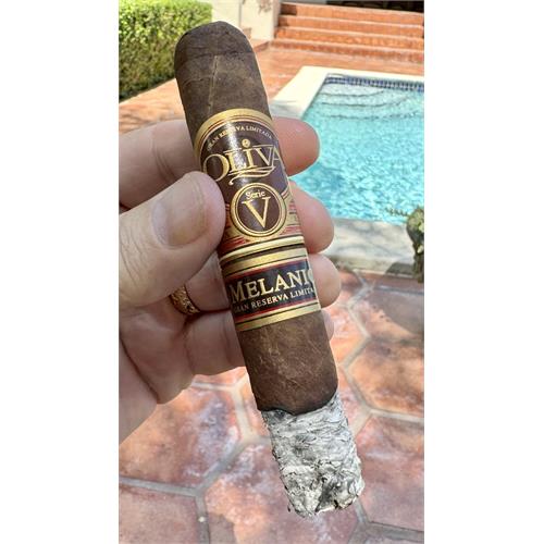 Oliva Serie V Melanio Robusto 5  * 52