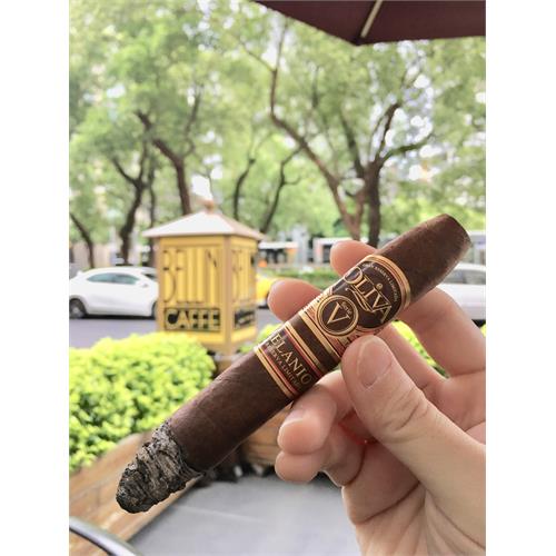 Oliva Serie V Melanio Figurado 6 1/2 * 54