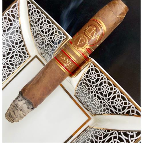 Oliva Serie V Melanio Figurado 6 1/2 * 54