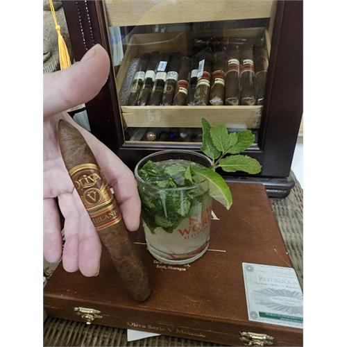 Oliva Serie V Melanio Figurado 6 1/2 * 54