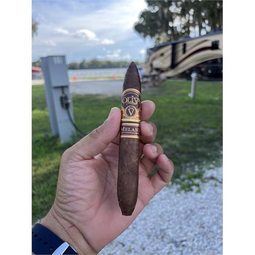 Oliva Serie V Melanio Figurado 6 1/2 * 54