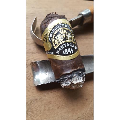 Partagas Black Label Colossal 5  * 60