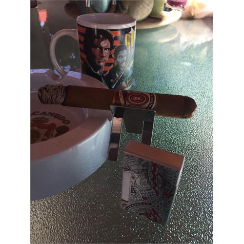 Alec Bradley Connecticut Toro 6  * 50