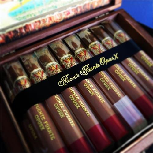 Arturo Fuente Opus X Double Robusto 5 3/4 * 52