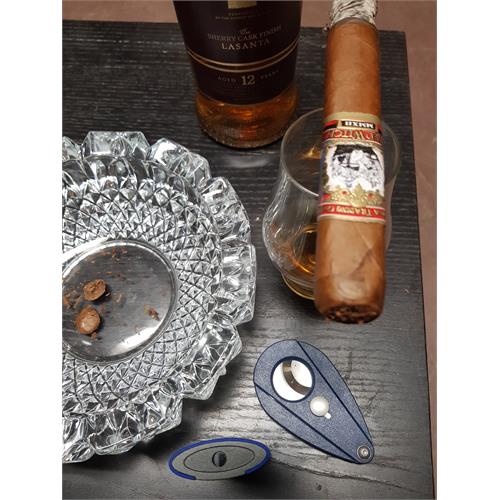Gurkha Red Witch Toro 6  * 54