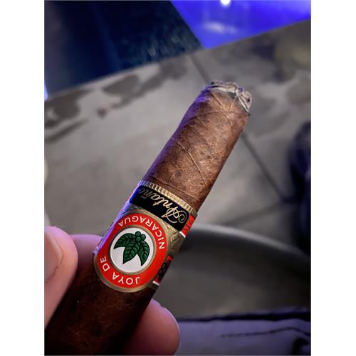 Joya de Nicaragua Antano 1970 Robusto Grande 5 1/2 * 52