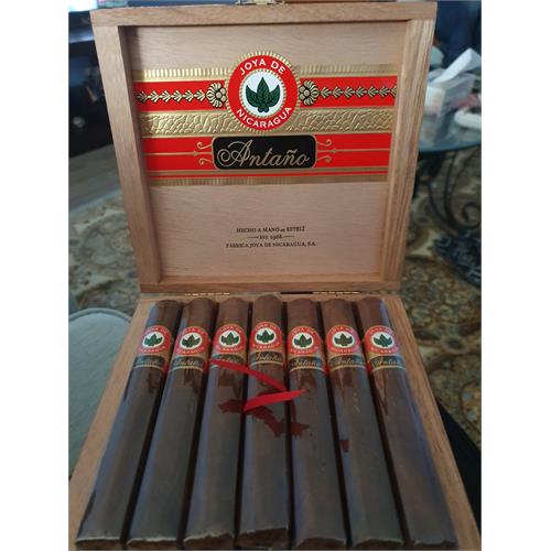 Joya de Nicaragua Antano 1970 Robusto Grande 5 1/2 * 52