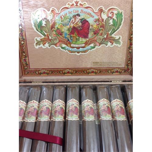 Flor de las Antillas Toro 6  * 52
