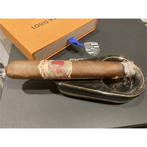 Flor de las Antillas Toro 6  * 52