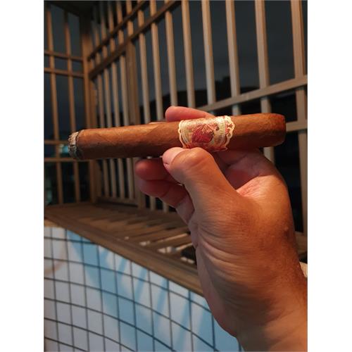 Flor de las Antillas Toro 6  * 52