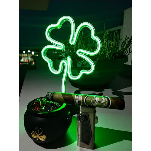 Alec Bradley Filthy Hooligan 6  * 50