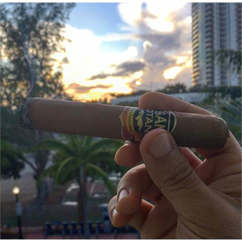 San Lotano Requiem Connecticut Robusto 5  * 52