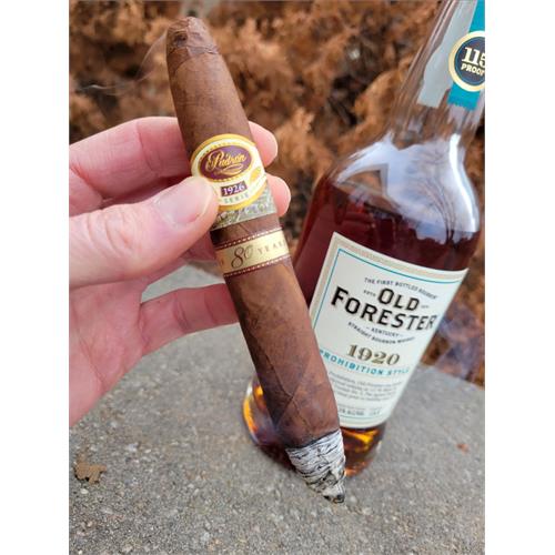 Padron 1926 Serie 80 Years Natural 6 3/4 * 54