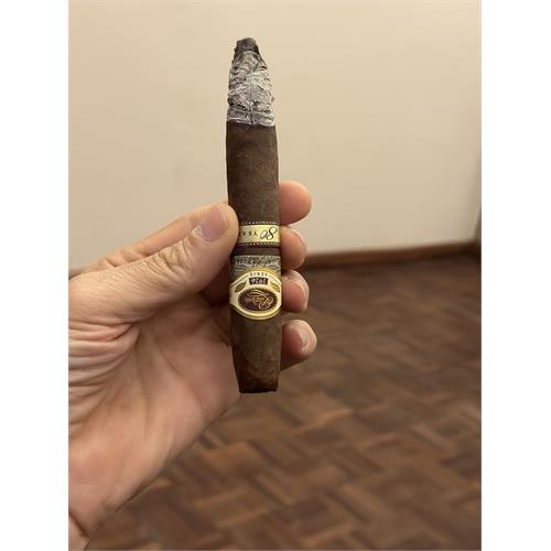 Padron 1926 Serie 80 Years Natural 6 3/4 * 54