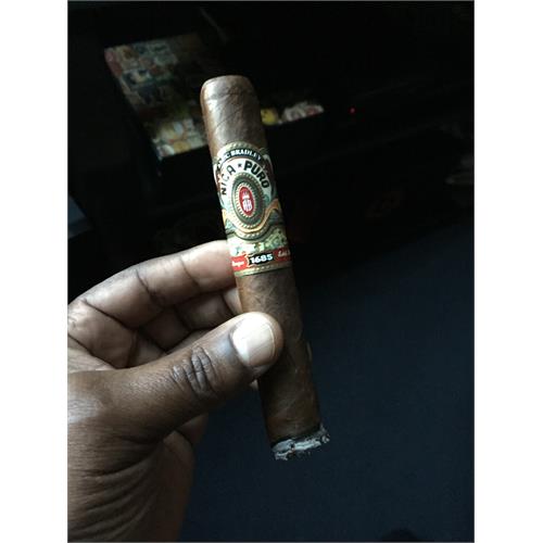 Alec Bradley Nica Puro Toro 6  * 52