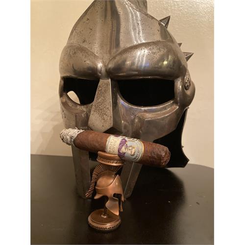 Diamond Crown Julius Caeser Robusto 4 3/4 * 52