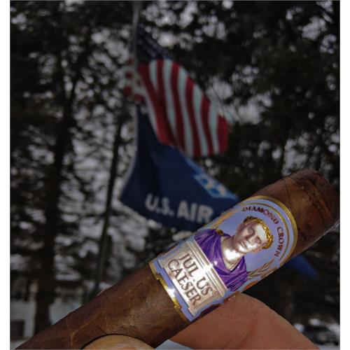 Diamond Crown Julius Caeser Robusto 4 3/4 * 52