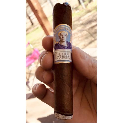 Diamond Crown Julius Caeser Robusto 4 3/4 * 52
