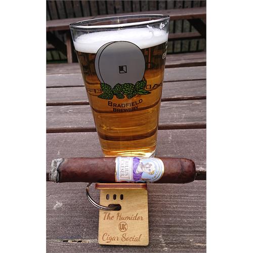 Diamond Crown Julius Caeser Robusto 4 3/4 * 52
