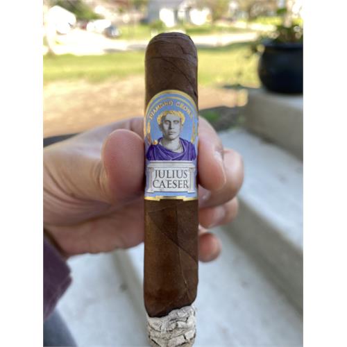 Diamond Crown Julius Caeser Robusto 4 3/4 * 52