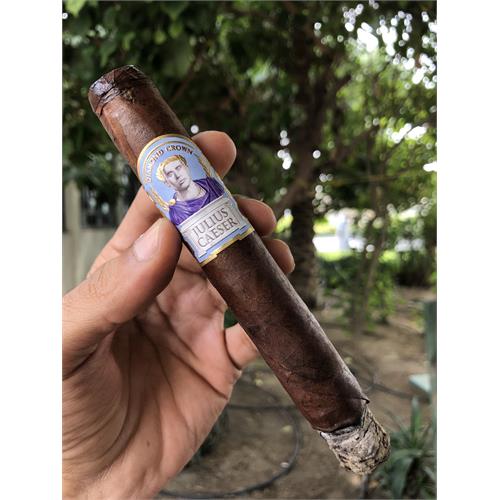 Diamond Crown Julius Caeser Toro 6  * 52