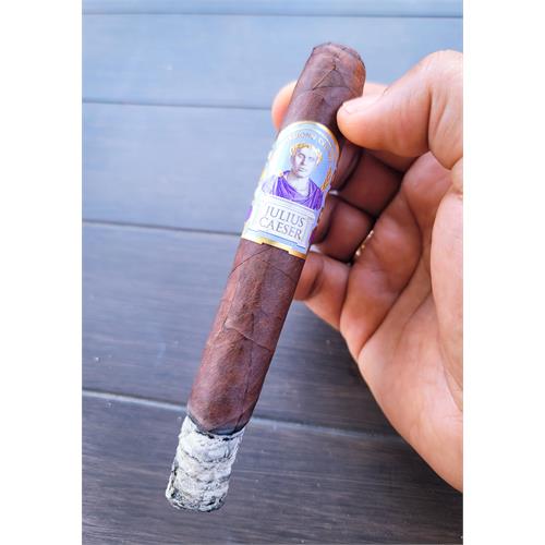 Diamond Crown Julius Caeser Toro 6  * 52