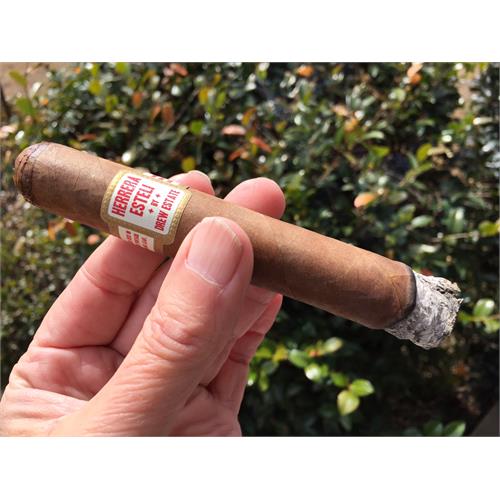 Herrera Esteli Habano Robusto Grande 5 1/4 * 52