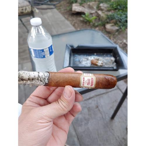 Herrera Esteli Habano Robusto Grande 5 1/4 * 52