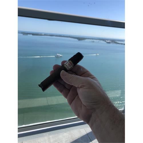 Herrera Esteli Habano Robusto Grande 5 1/4 * 52