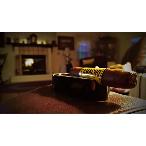 Camacho Criollo Toro 6  * 50