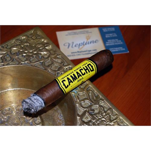 Camacho Criollo Toro 6  * 50