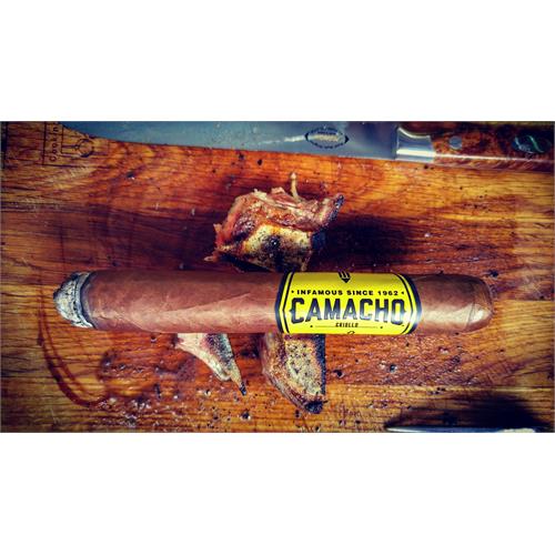 Camacho Criollo Gigante 6 1/2 * 54