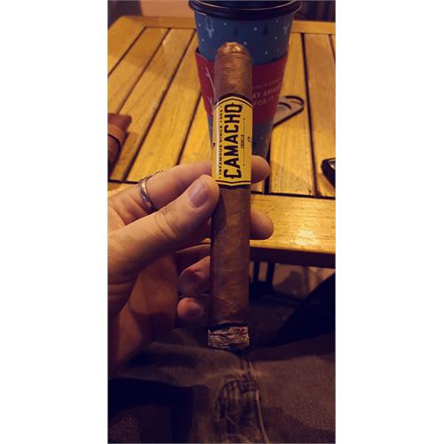 Camacho Criollo Gigante 6 1/2 * 54