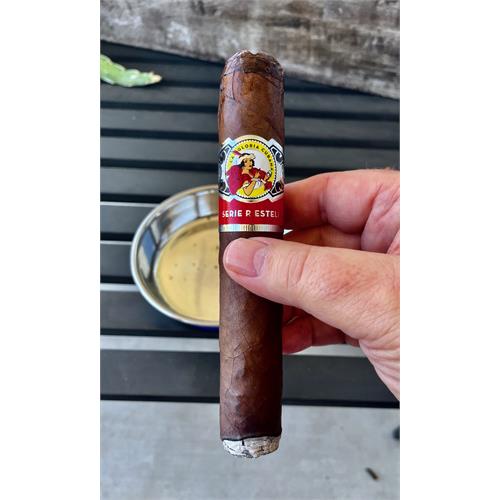 La Gloria Cubana Serie R Esteli No. Sixty-Four 6 1/4 * 64