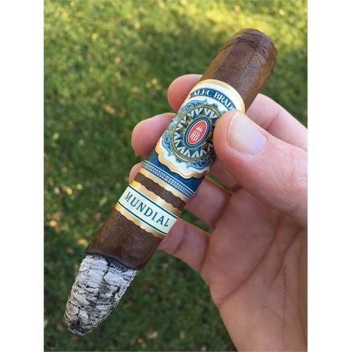 Alec Bradley Mundial PL No. 5 5  * 52