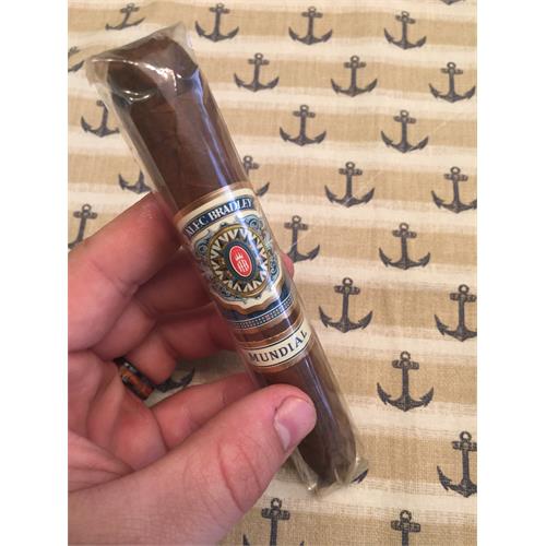 Alec Bradley Mundial PL No. 6 6  * 54